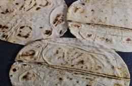 أهالي مخيم السيدة زينب يشكون رداءة الخبز