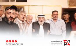 بعد أكثر من 50 عاماً على الإبعاد: الشيخ الفلسطيني غازي التوبة يزور مخيم العائدين بحمص