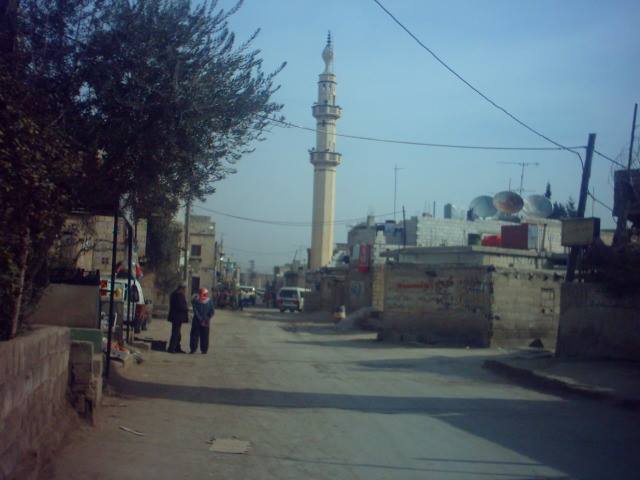 الإكتظاظ السكاني يساهم بارتفاع إيجارات المنازل في مخيم خان دنون  