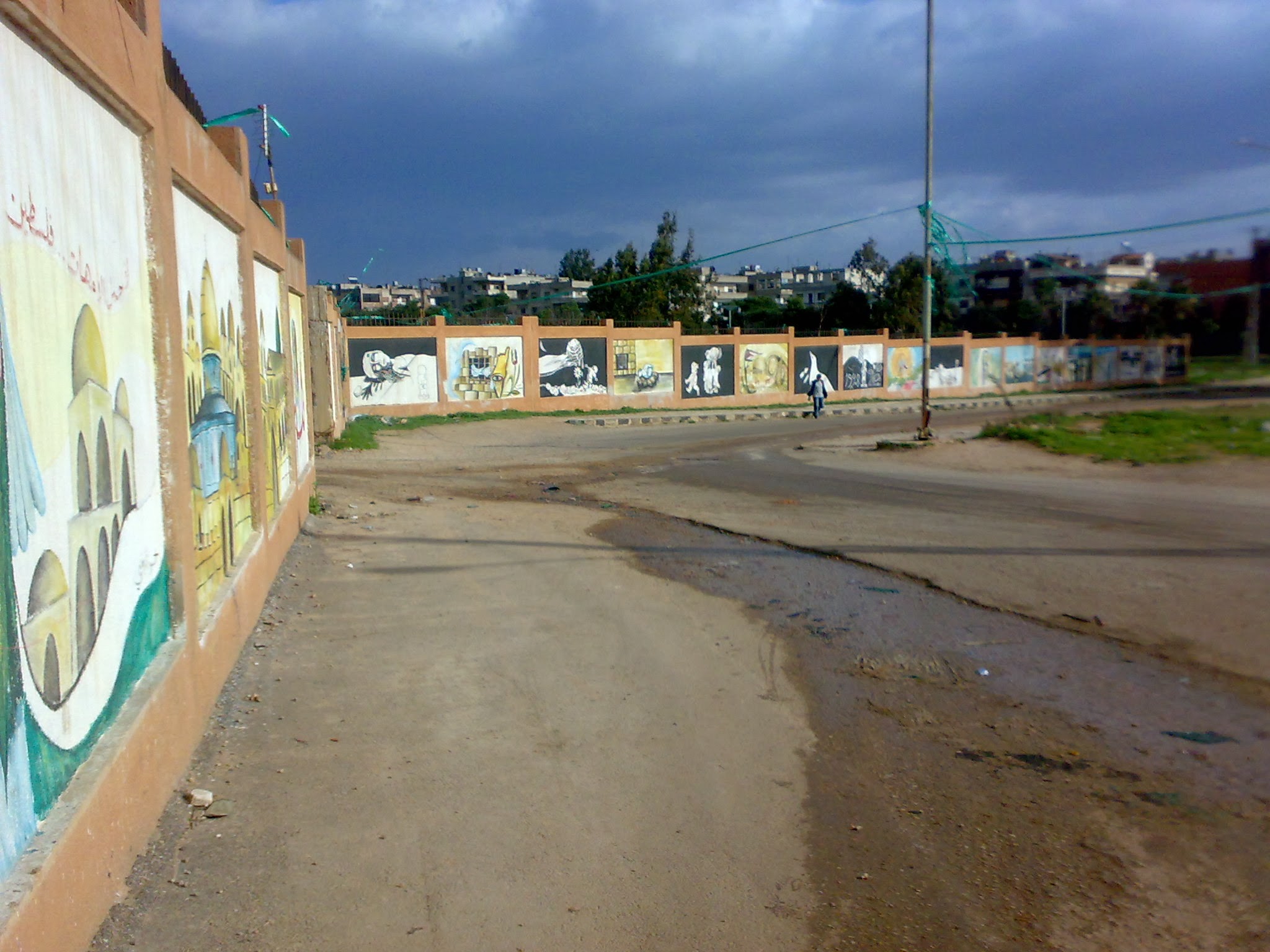 أحداث الحرب تلقي بحملها الثقيل على مخيم العائدين بحمص 