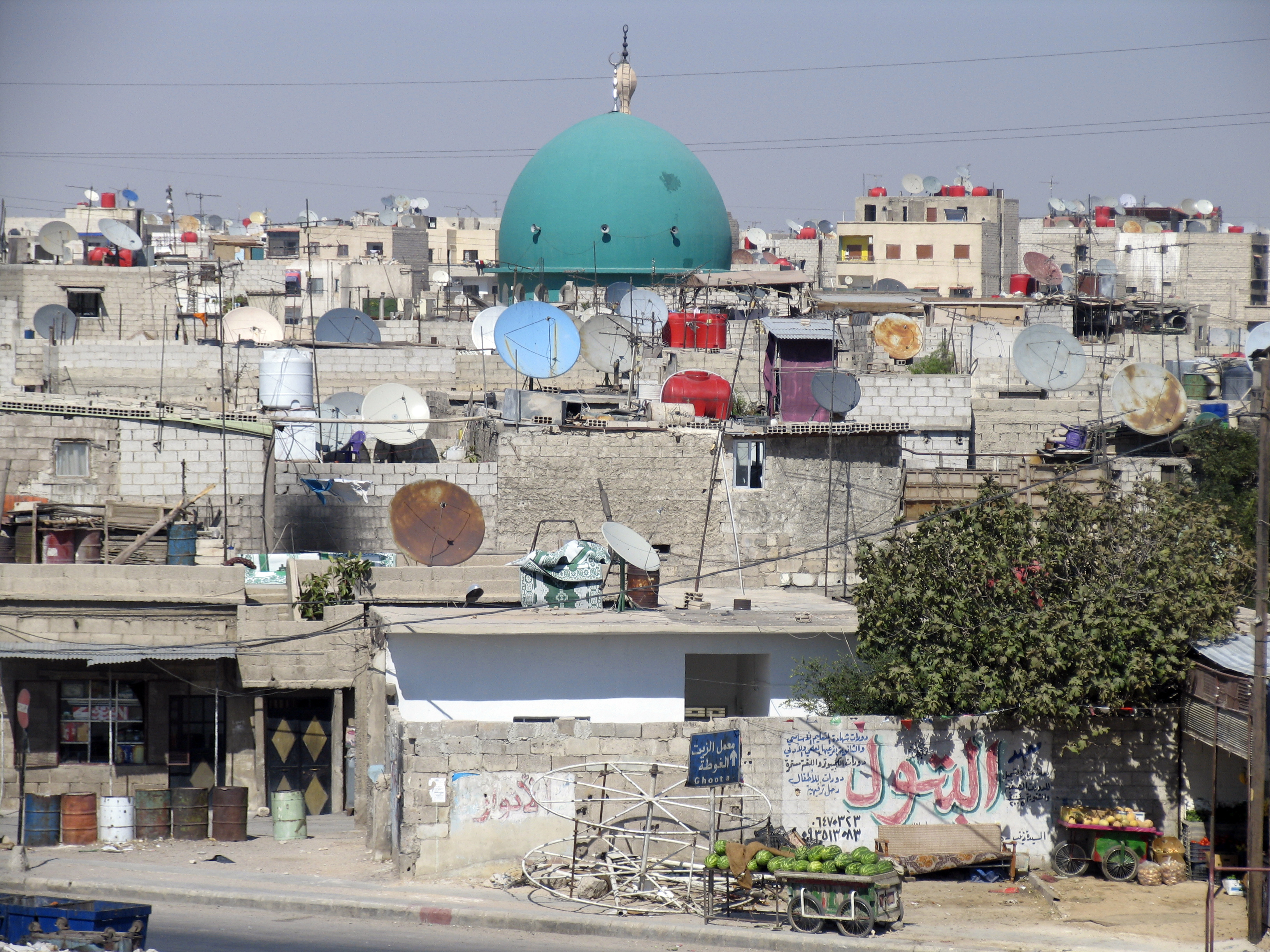 أزمات معيشية قاسية يعاني منها أبناء مخيم جرمانا