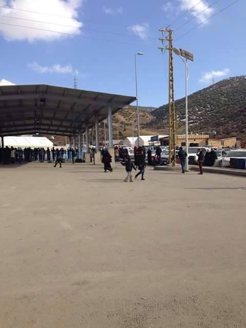 وصول الطلاب الفلسطينيين السوريين إلى لبنان بعد امتحانات السبر في سوريا 