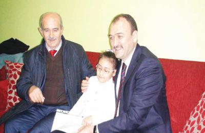 وزير التعليم التركي يعتذر لطفلة فلسطينية ويوعز بتسهيل أمور طلاب فلسطينيي سورية