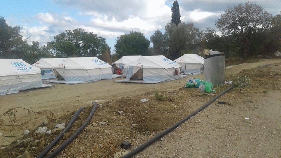 نقل 1728 لاجئ من الجزر إلى البر اليوناني منذ بداية العام