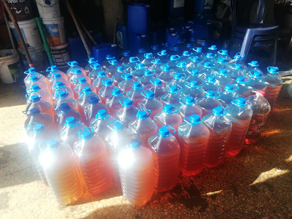 توزيع مادة "المازوت" على بعض العائلات الفلسطينية المهجرة في البقاع اللبناني 