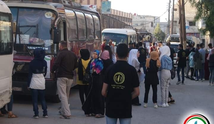 مشروع تطوعي لنقل طلاب الثانوية من المخيمات إلى مراكزهم الامتحانية 