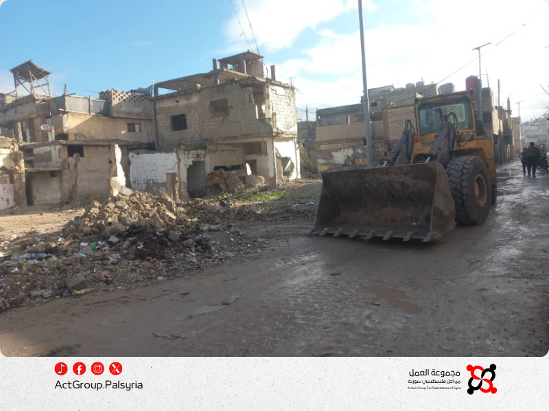 حملة مشتركة لترحيل الأنقاض من أحياء مخيم درعا