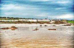 خيام المهجرين في مخيمي دير بلوط والمحمدية مهددة بالغرق بعد فيضان نهر عفرين